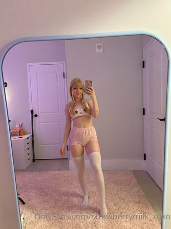 Strawberrymilk_xoxo
