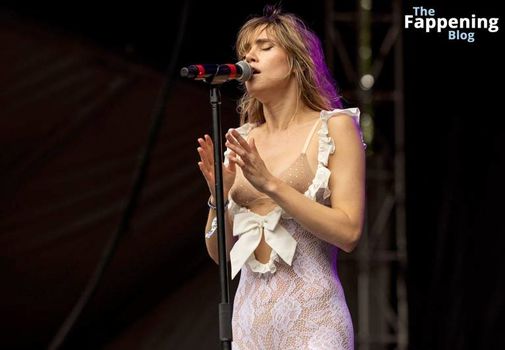 Suki Waterhouse