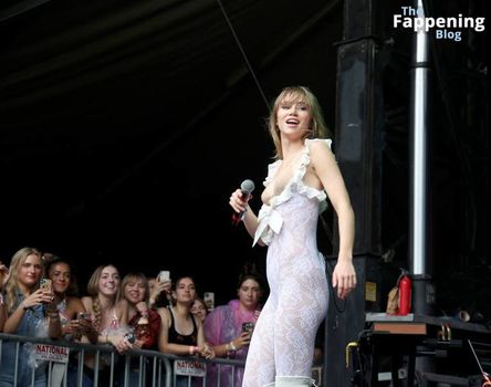 Suki Waterhouse