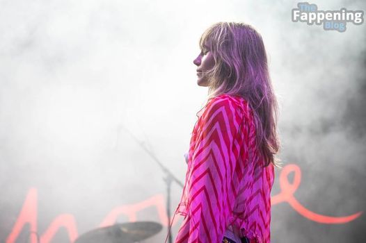Suki Waterhouse