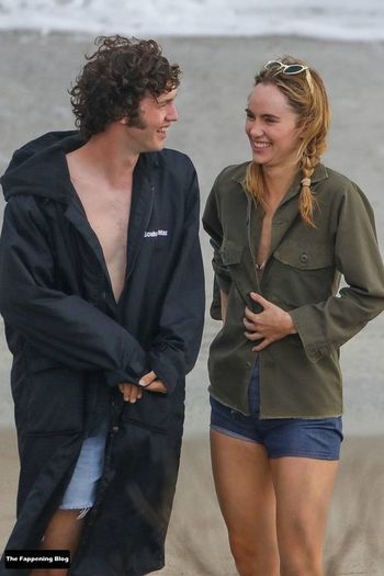 Suki Waterhouse