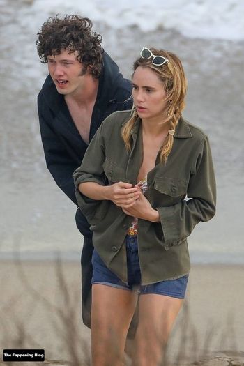 Suki Waterhouse