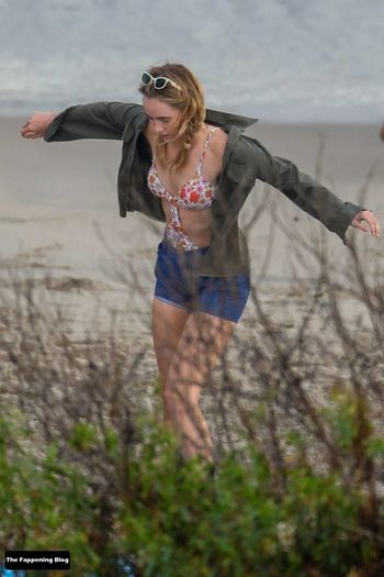 Suki Waterhouse