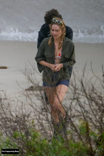 Suki Waterhouse
