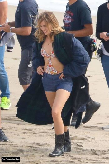 Suki Waterhouse