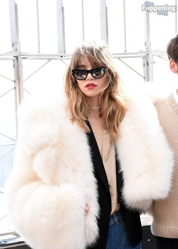 Suki Waterhouse