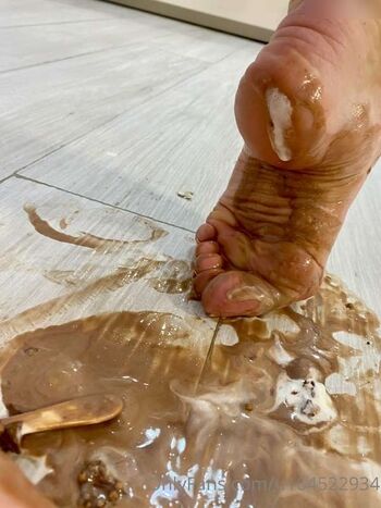 Swanfeet