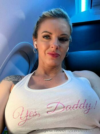 Sweetcheeks_83