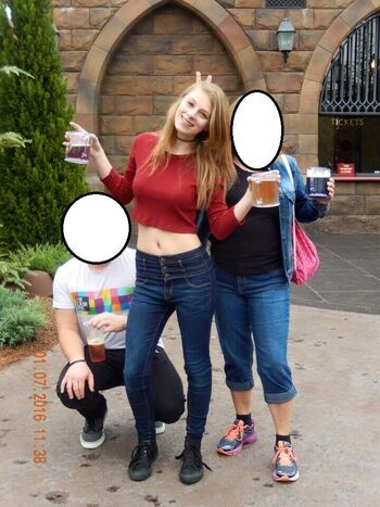 Sydney Poniewaz