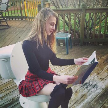 Sydney Poniewaz
