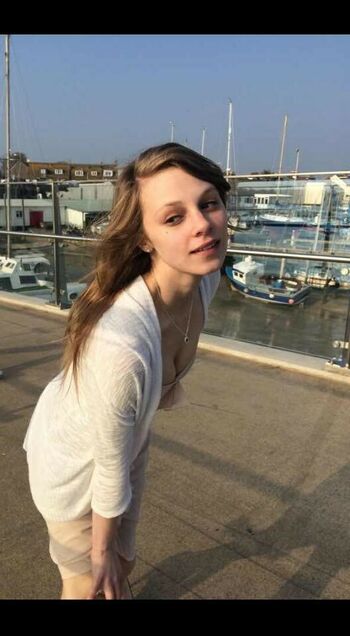 Sydney Poniewaz