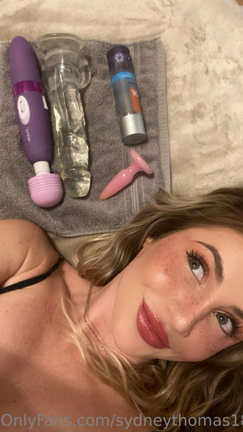 sydneythomas18