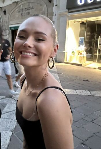 Talia Mar