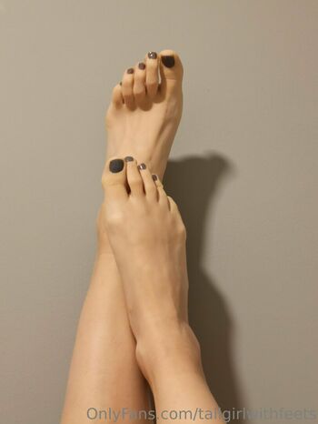 tallgirlwithfeets