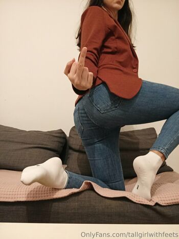 tallgirlwithfeets