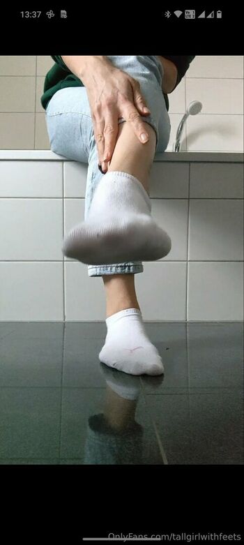 tallgirlwithfeets