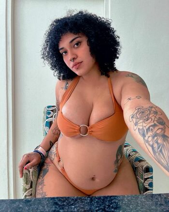 Tania Pamela