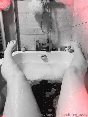 tantilising_tushy