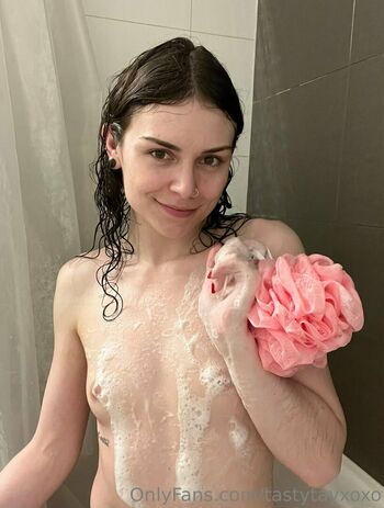 tastytayxoxo