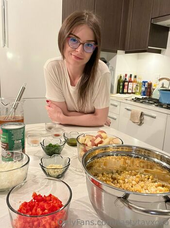 tastytayxoxo