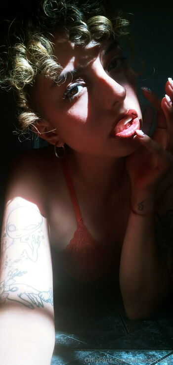 tattooedcurly