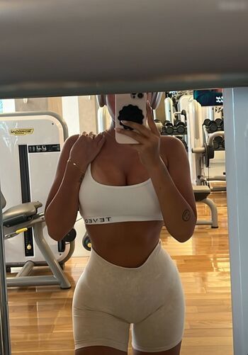 Tatum Sara