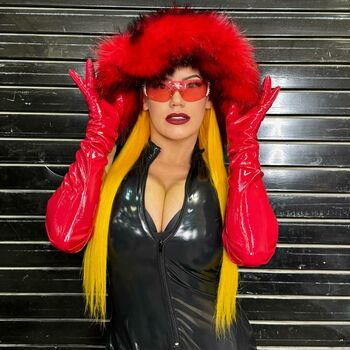 Taya Valkyrie