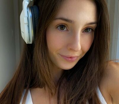 Taylor Alesia