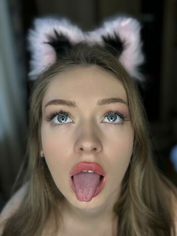 Teen Mia
