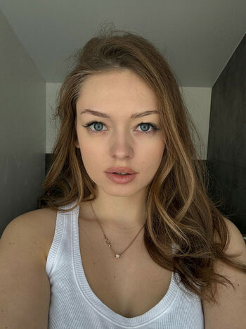 Teen Mia