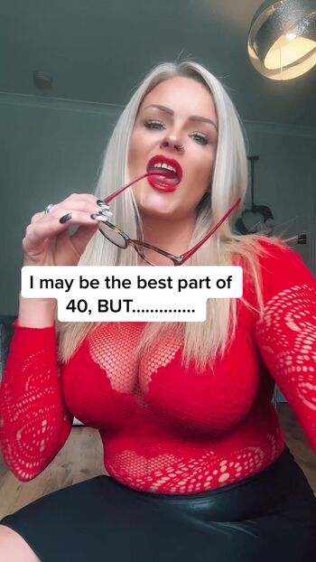 that_blonde_niki