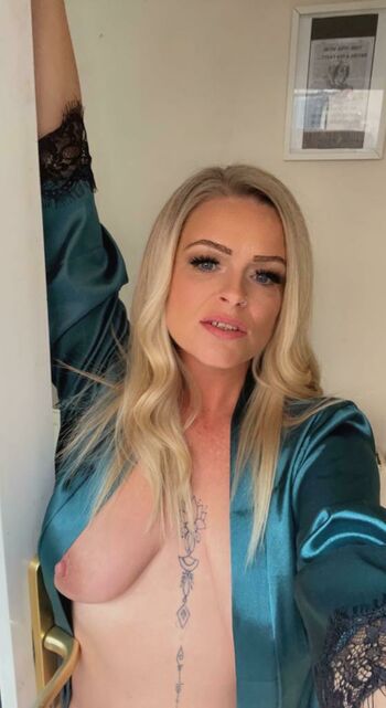 that_blonde_niki