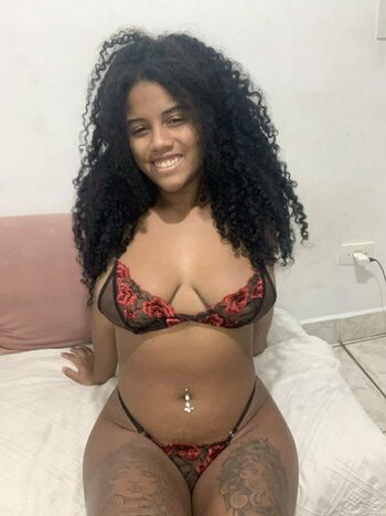 Thayzinhaxxx