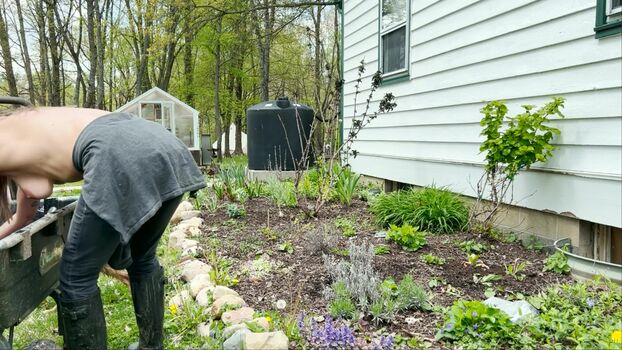 The Naked Gardener