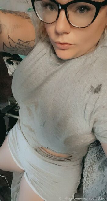 theamputeebitch