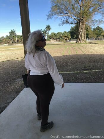 thebumbumbaroness