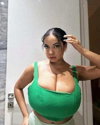 thegirlinred0