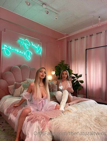 thenaturaltwins