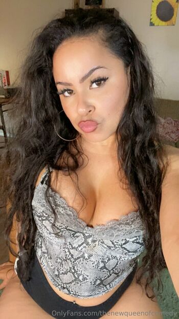 thenewqueenofcomedy