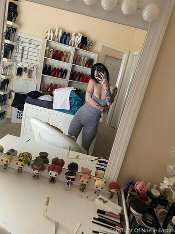 thenoelleeaston