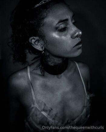 thequeenwithcurls