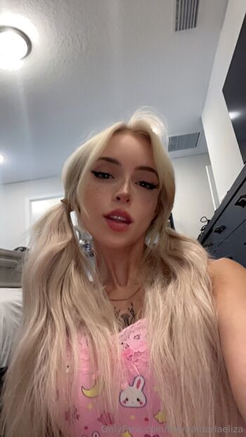 therealdarlaeliza