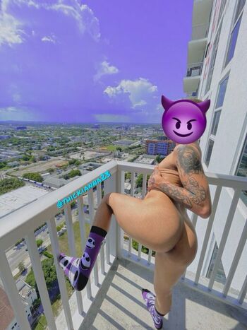 Thickianna23