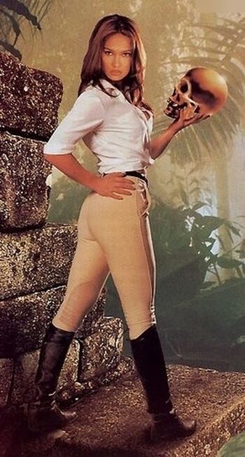 Tia Carrere