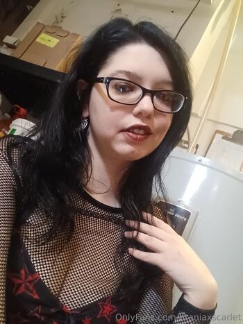 titaniaxscarlet