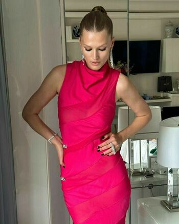 Toni Garrn