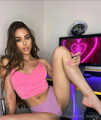 tori_evanns