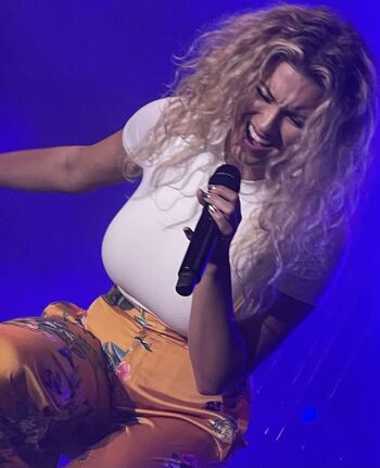 Tori Kelly