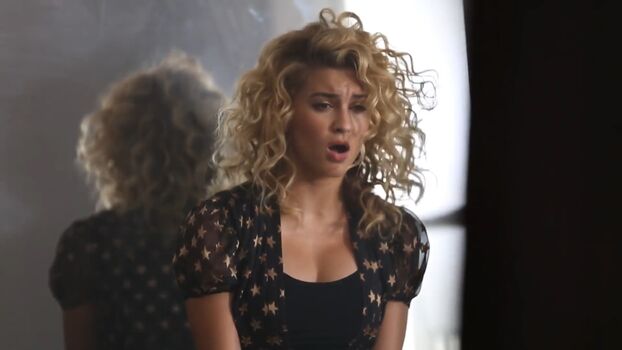 Tori Kelly