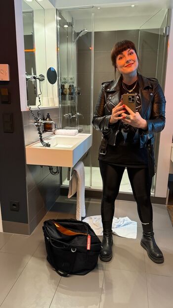 Toyah Diebel